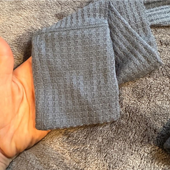 NWOT Light Blue Thermal Crop Top Tee XS Waffle Layering Lounge Cozy Comfy Cute - Picture 4 of 5